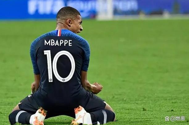 壹号娱乐包含德罗巴在法国队比赛中刷新纪录，大比分获胜引发热议！赛场气氛高涨的词条